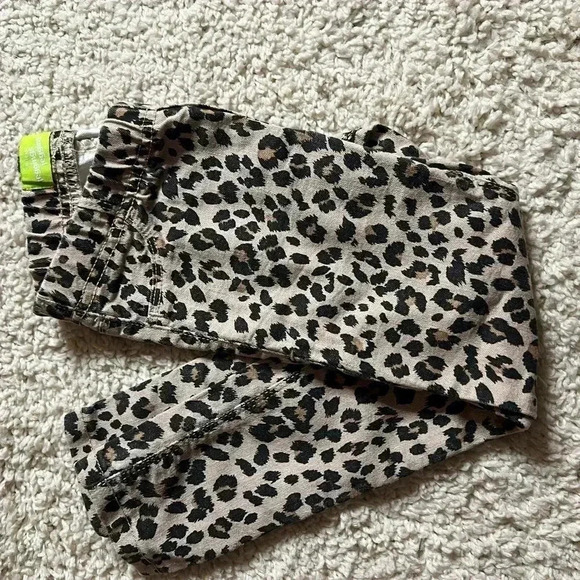 OLD NAVY GIRLS JEGGINGS SIZE 5T EUC LEOPARD PRINT - Picture 2 of 5